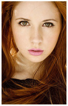 Rosebud Weasley (Karen Gillian) [@RosePWeasley]